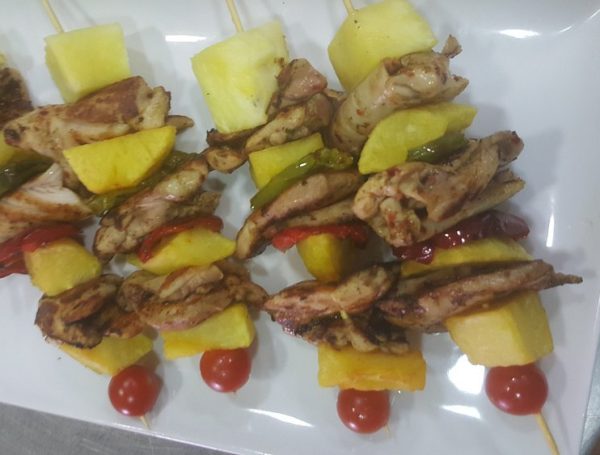 brochetas-de-muslo-deshuesado